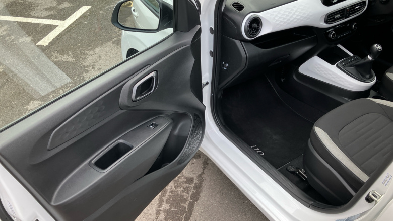 Hyundai i10 1.0 MPi Premium 5dr Petrol Hatchback